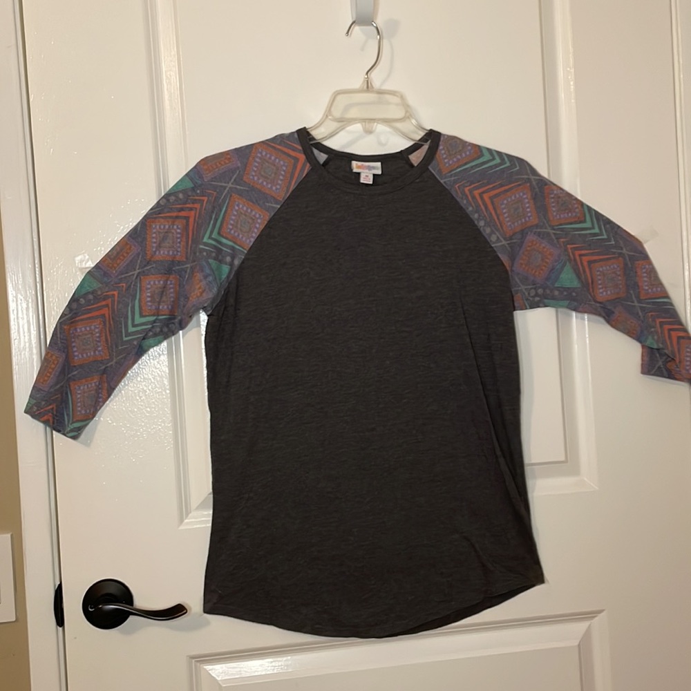 Ladies LuLaRoe baseball shirt, Randy, size M (10-12) EUC.